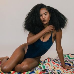 BRAND NEW! __39_7  70’s Scallop Bodysuit (size XS)